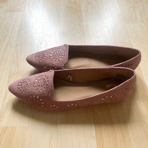 Brand new, never worn light pink pointed flats